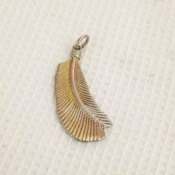 42 Wing and Feather Connectors Silver DIY Jewelry Findings - Picture 11 of 11